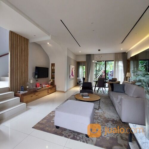 The Blizfield Uk. 10x18 Rumah Mewah Bagus Attic Room di BSD City