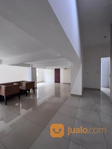 Rumah di Lebak Bulus, 3Lt, Semi Furnished, Pool, dlm Prmhn The Riverville Lebak Bulus