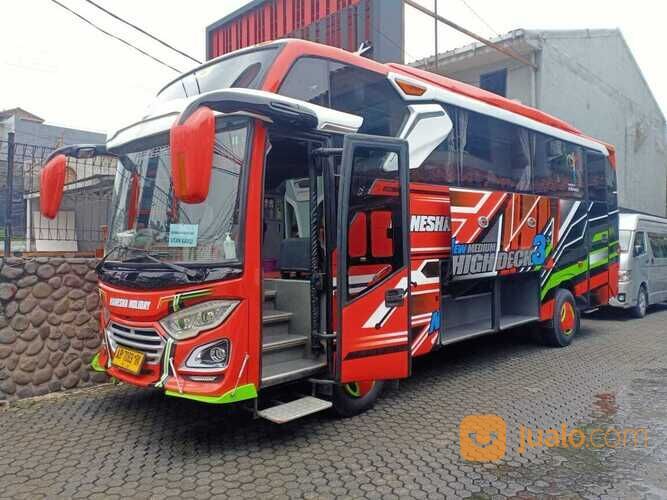 Sewa bus pariwisata