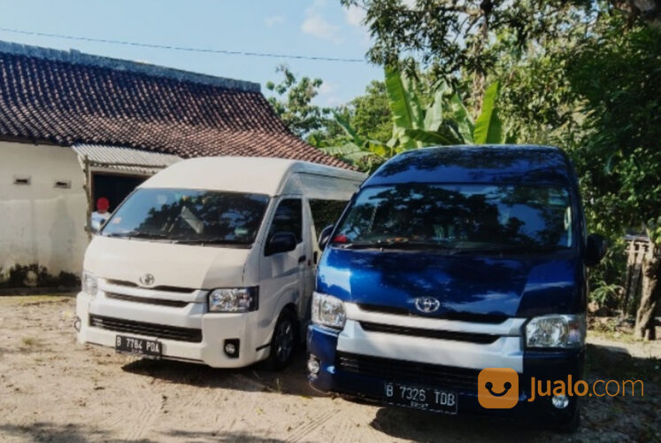 Sewa bus pariwisata