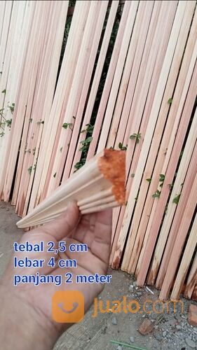 Lis Kayu Tembok Wall Moulding