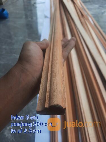 Lis Kayu Tembok Wall Moulding