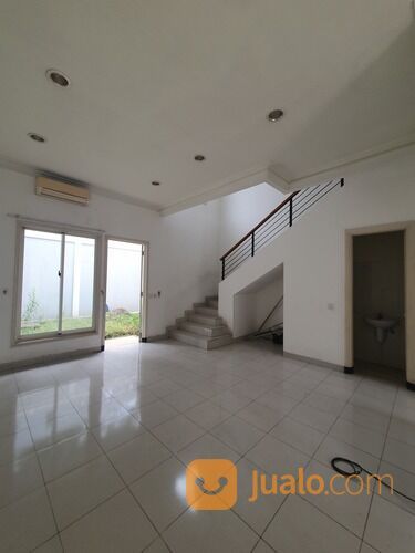 RUMAH BESAR DI CLUSTER CHRYSOCOLLA GADING SERPONG