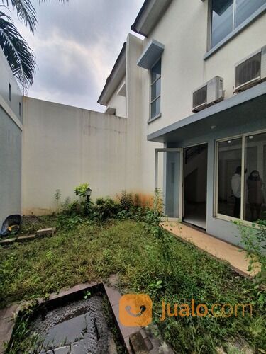 RUMAH BESAR DI CLUSTER CHRYSOCOLLA GADING SERPONG