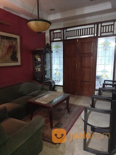 rumah raffles hills kolam renang DI CIBUBUR JAKARTA TIMUR