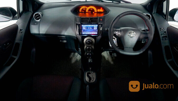 Toyota Yaris S TRD Sportivo AT 2013 Abu-Abu