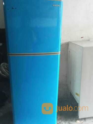 Kulkas murah 2 pintu merk samsung warna biru di Kota Surabaya, Jawa
