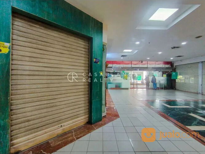 Kios di Lantai Dasar Mall Ambassador Kuningan Setiabudi Jakarta Selatan