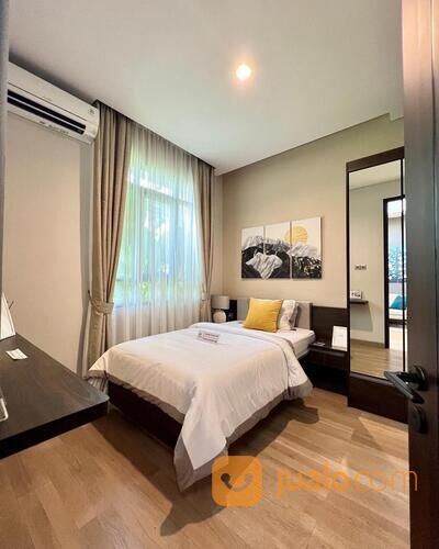 Luxury Townhouse Tanjung Barat dengan Smart Home System