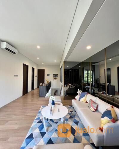 Luxury Townhouse Tanjung Barat dengan Smart Home System