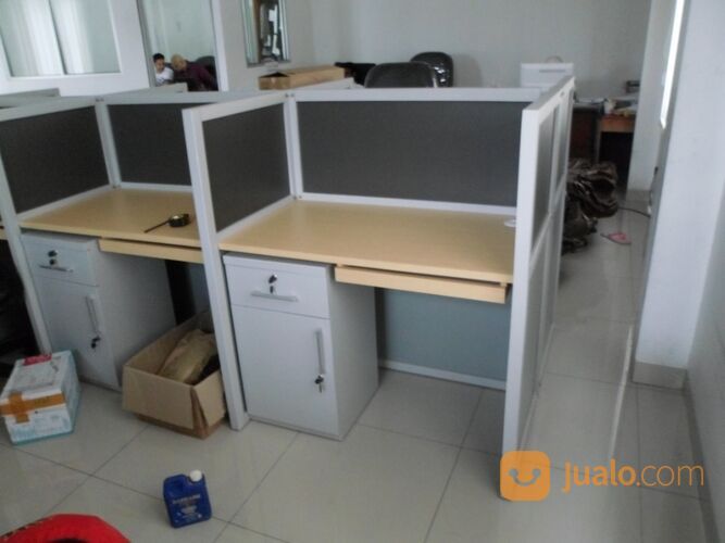 Produsen Dan Pabrik Furniture Meja Partisi Kantor Di Jawa Tengah