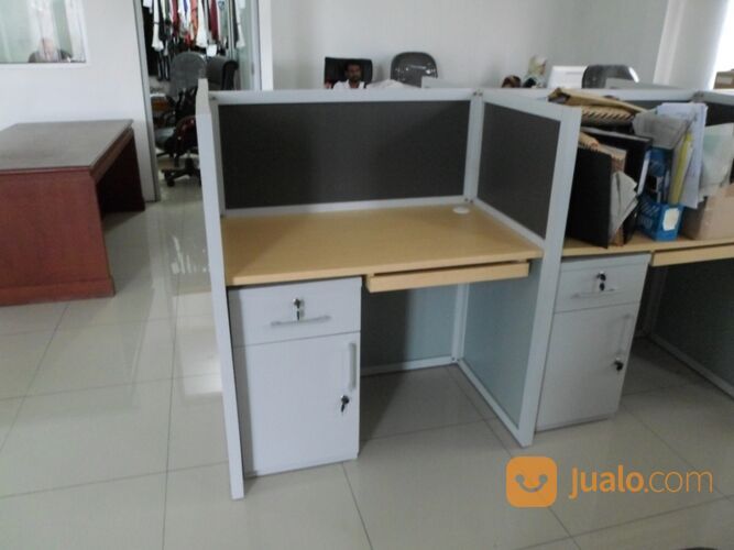 Produsen Dan Pabrik Furniture Meja Partisi Kantor Di Jawa Tengah