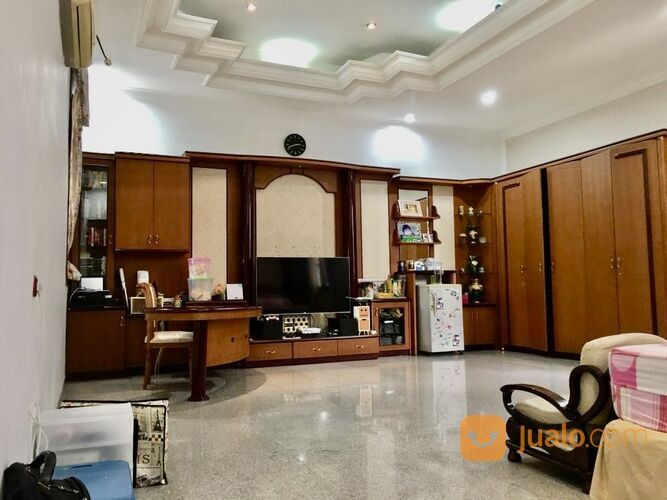 Rumah Darmo Hill Full Furnish 2.5 Lantai Split Level Lokasi Strategis