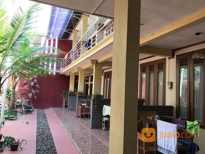 Rumah Kos Omah Putri Dekat Kampus UB Poltek Malang 3 Lantai Rp 9 Milyar