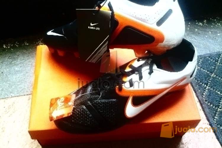 Featured image of post Nike Ctr360 Maestri Ii Fg