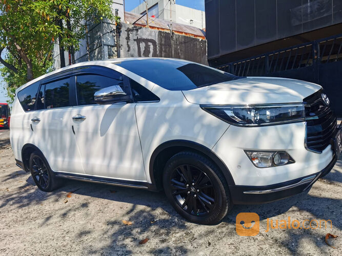 Toyota Innova Venturer 2.4 Diesel AT 2019