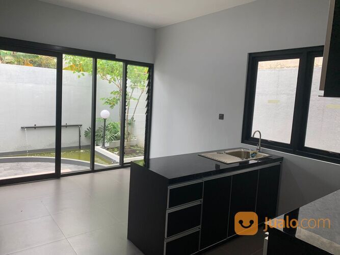 Rumah baru di cisaranten wetan dekat soekarno hatta ujungberung cinambo