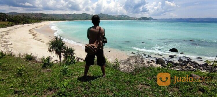 Tanah Tepi Pantai Pasir Putih di Pengantap Lombok