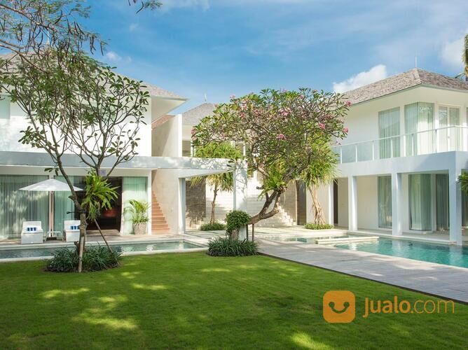 Two Units Luxurious Modern Villa Canggu Bali Near Batu Bolong Beach Di Kab Badung Bali