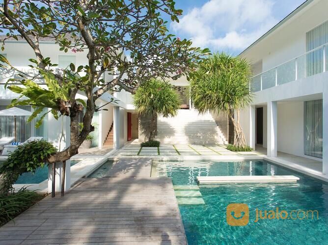 Two Units Luxurious Modern Villa Canggu Bali Near Batu Bolong Beach Di Kab Badung Bali