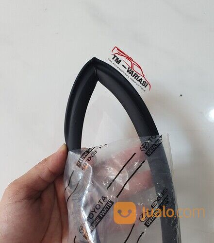 Original Karet Kaca Muka Kaca Depan Innova Tahun 2005 Sampai 2012