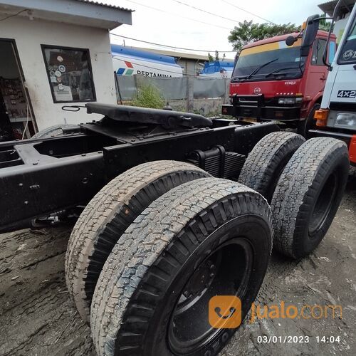 Isuzu Giga FVM 34 Q - 240 PS Head Trailer Tronton 6x2 Tahun 2014