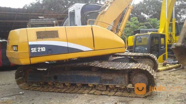 Excavator merek Samsung model SE210