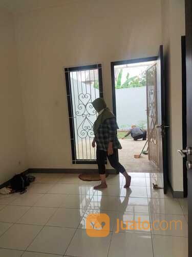 Rumah di Cluster De" Residence Harapan Indah Bekasi