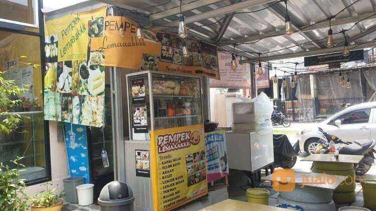 Rumah Fasilitas Food Court Lokasi Kota Harapan Indah, Bekasi