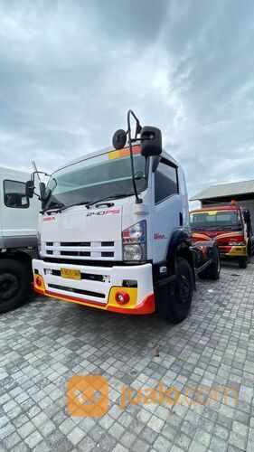 HEAD TRAILER ISUZU GIGA FVR 34 P-240 PS