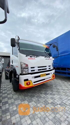 HEAD TRAILER ISUZU GIGA FVR 34 P-240 PS