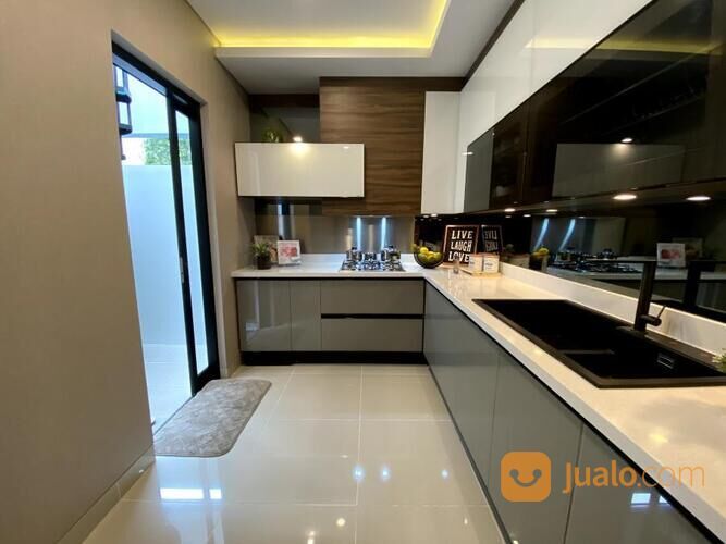 Rumah view danau terkeren Gading Serpong Mozart Symphonia Summarecon