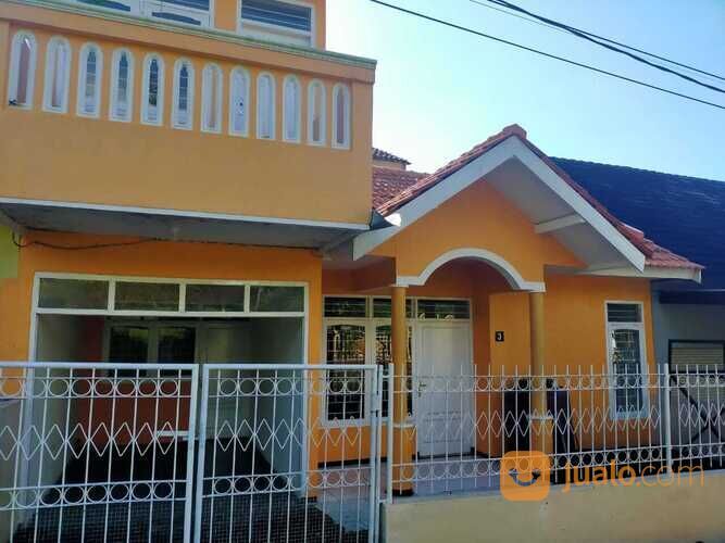 Rumah kota Batu 2lt dekat RS Baptis