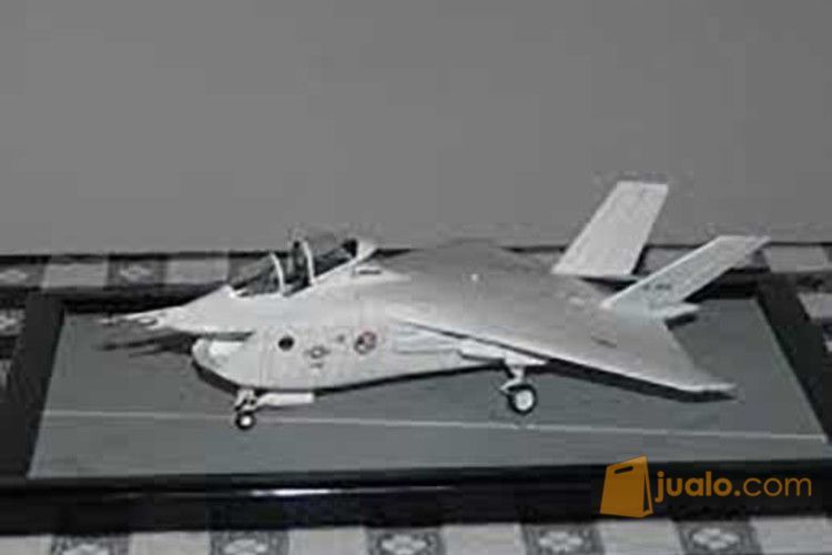 Zaman Now.DIECAST METAL Pesawat Action Figure Type .X32 JSF Tempur Scale 1:72 Terbarukan.