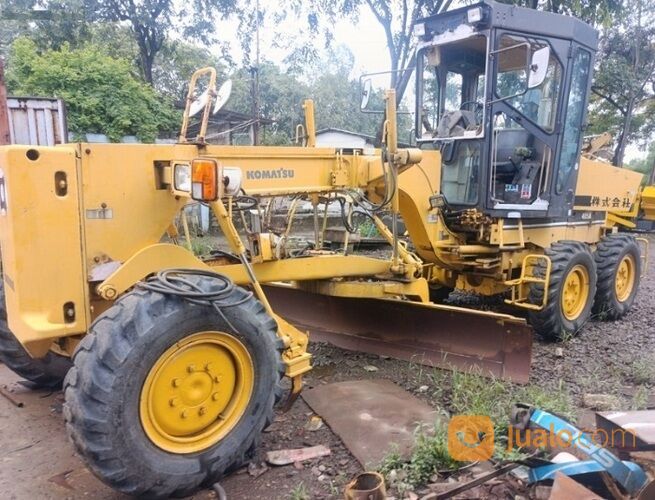Motor Grader Komatsu GD405A-2 ex Import Tahun 2023