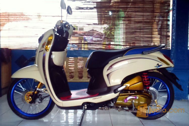 Di jual velg  rossi ring 16 buat scoopy  siap pasang buat 