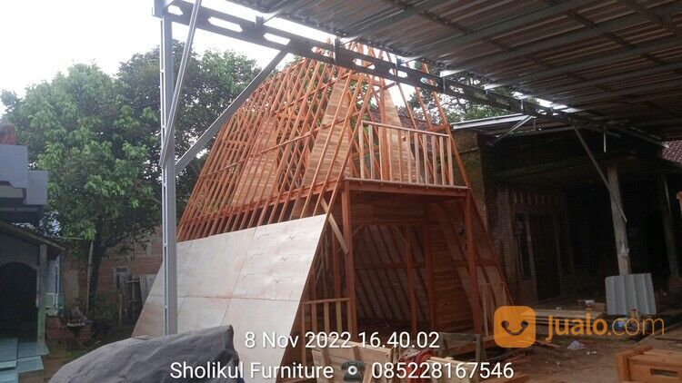 HARGA RUMAH KAYU SEGI TIGA MODERN 5M X 6M