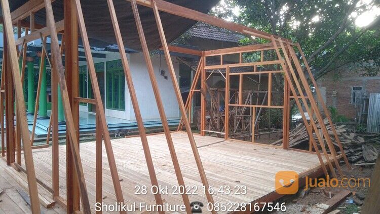 HARGA RUMAH KAYU SEGI TIGA MODERN 5M X 6M