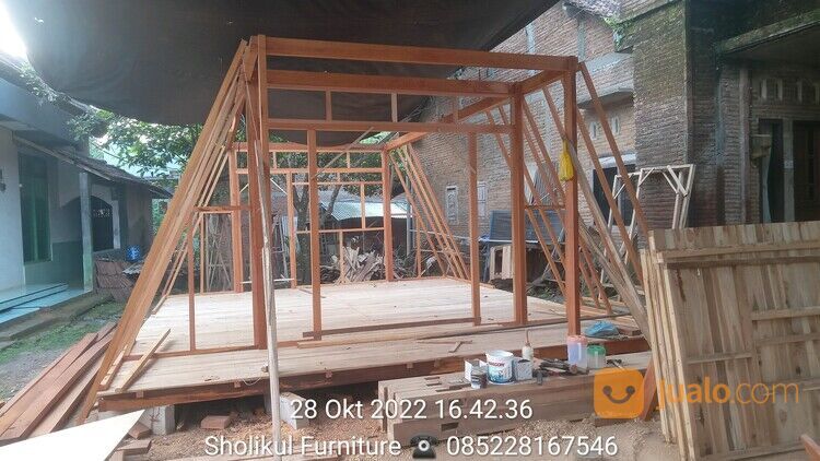 HARGA RUMAH KAYU SEGI TIGA MODERN 5M X 6M