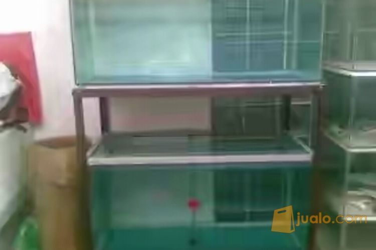  meja  besi aquarium  2 tingkat  ada bonus nya Kab Deli 