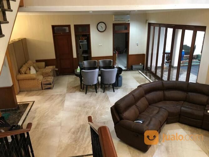 Rumah Pakuwon Indah Full MARMER + Furnished, Garasi Carport 4 mobil + PAGAR