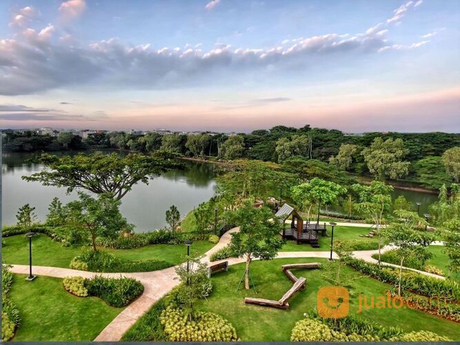 Rumah 4 Lantai Tepi Danau Dengan Lift Di Citra 6 Jakarta Barat