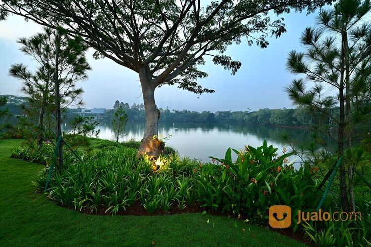 Rumah 4 Lantai Tepi Danau Dengan Lift Di Citra 6 Jakarta Barat