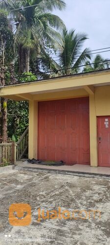 Gudang samping jalan raya lokasi kampung cirangkong dawagung Rajapolah Tasikmalaya