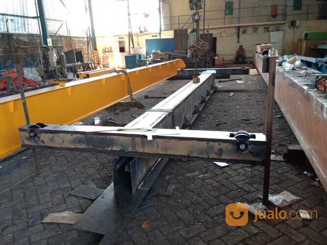 OVER HEAD TRAVELLING CRANE / HOIST CRANE