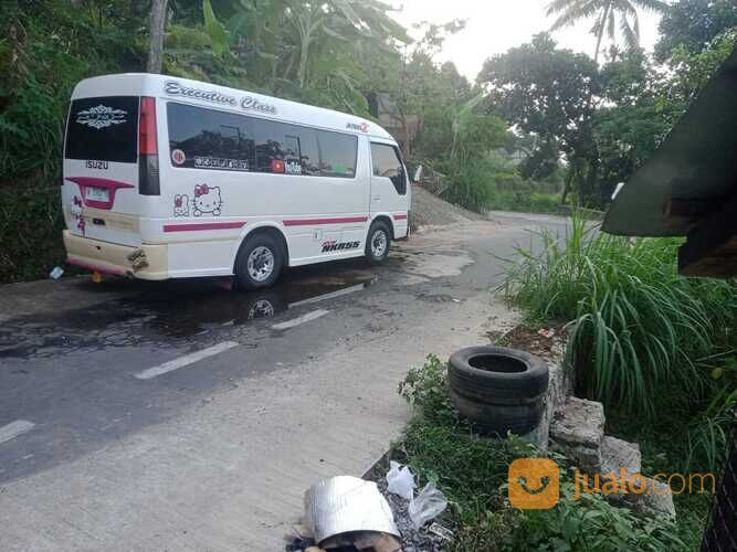 Isuzu ELF Short Karoseri New Armada