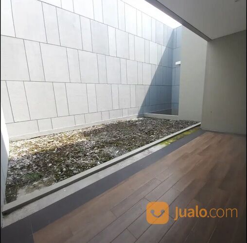 Rumah Raffles Garden Citraland New Split Level 2,5 Lantai Garasi Carport 4 Mobil