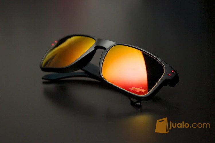 oakley holbrook ducati