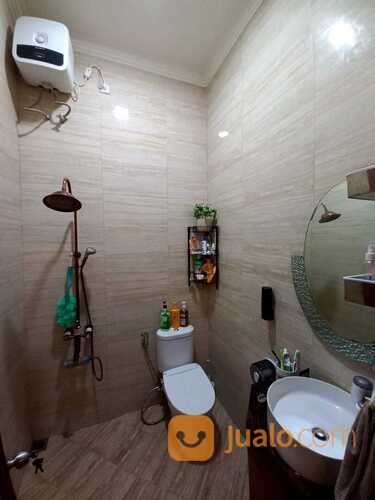 Rumah 2 lantai di Taman Pulo Indah, Penggilingan, Cakung. Jakarta Timur.