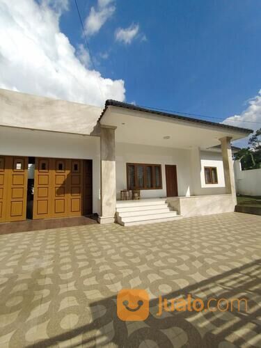 Villa Mewah Siap Huni Strategis Dekat Pemandian Air Panas Sari Ater